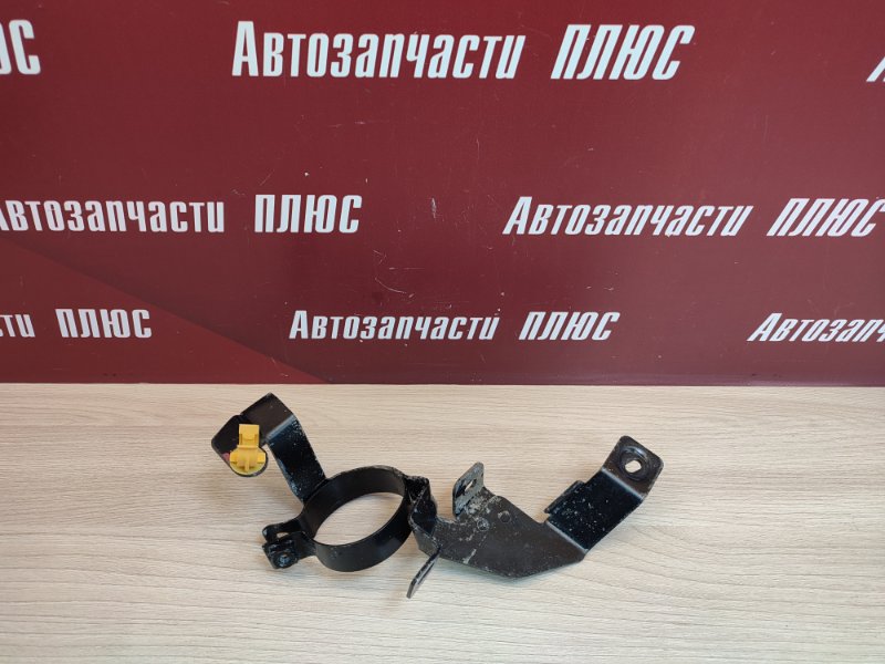Кронштейн топливного фильтра