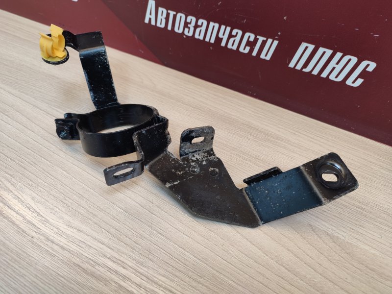 Кронштейн топливного фильтра