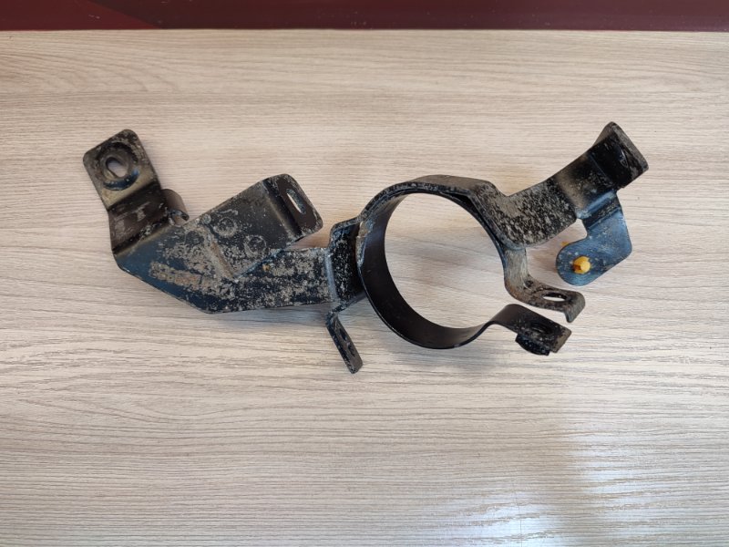 Кронштейн топливного фильтра