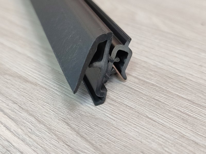 Уплотнитель стекла двери внутренний