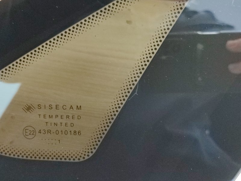 Форточка кузова