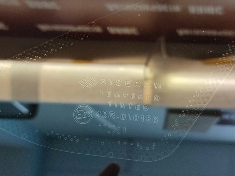 Форточка кузова