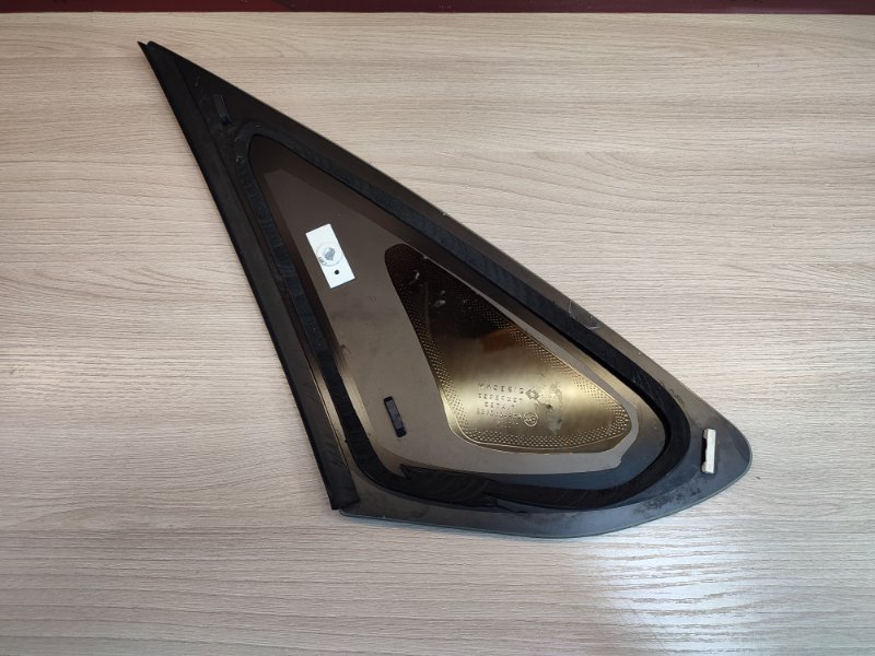 Форточка кузова