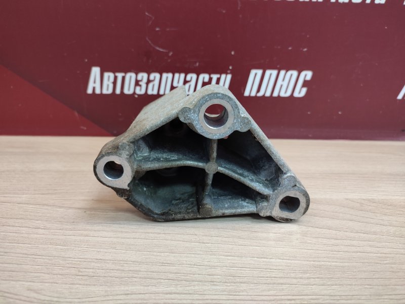 Кронштейн    опоры двигателя