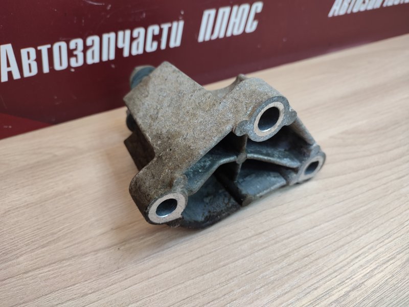 Кронштейн    опоры двигателя