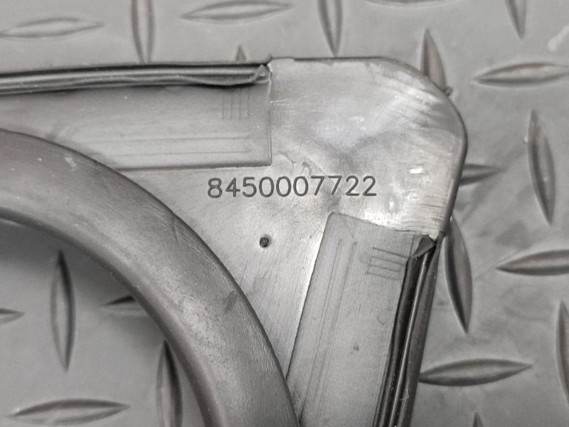 Уплотнитель стекла      двери