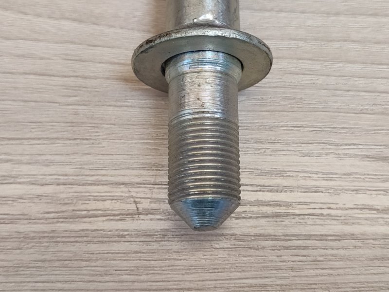 Буксировочный крюк