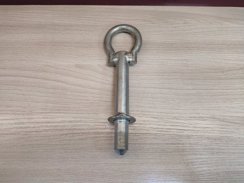 Буксировочный крюк