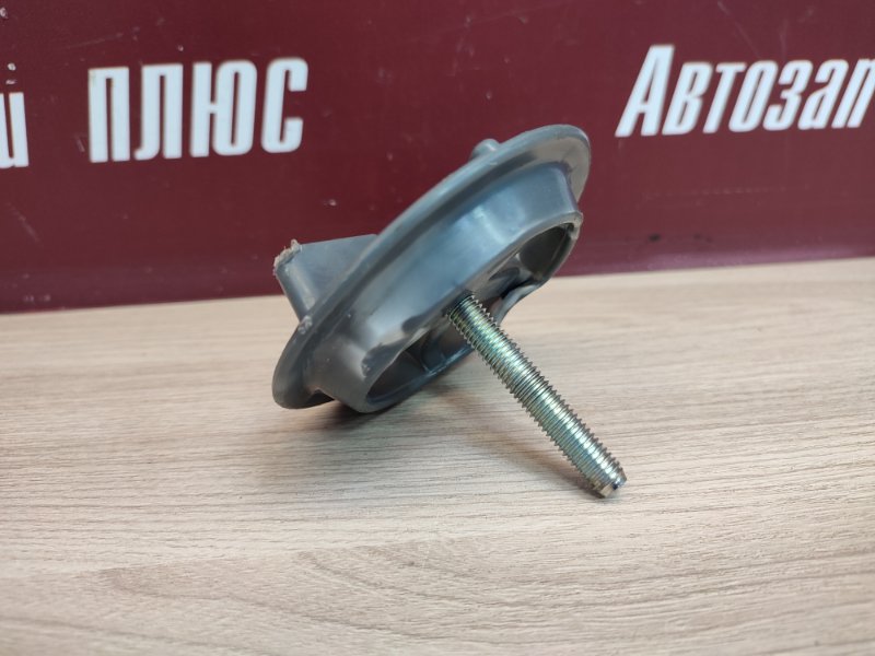 Крепление запасного колеса