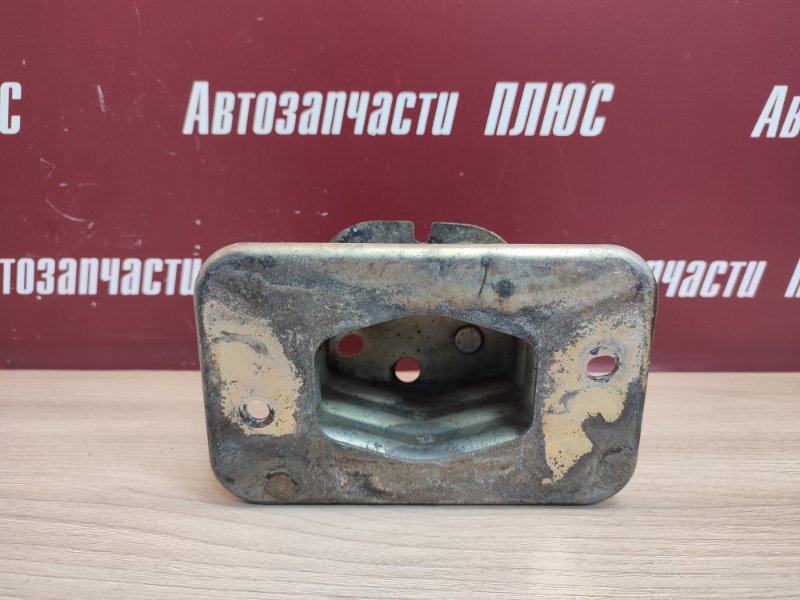 Кронштейн усилителя бампера