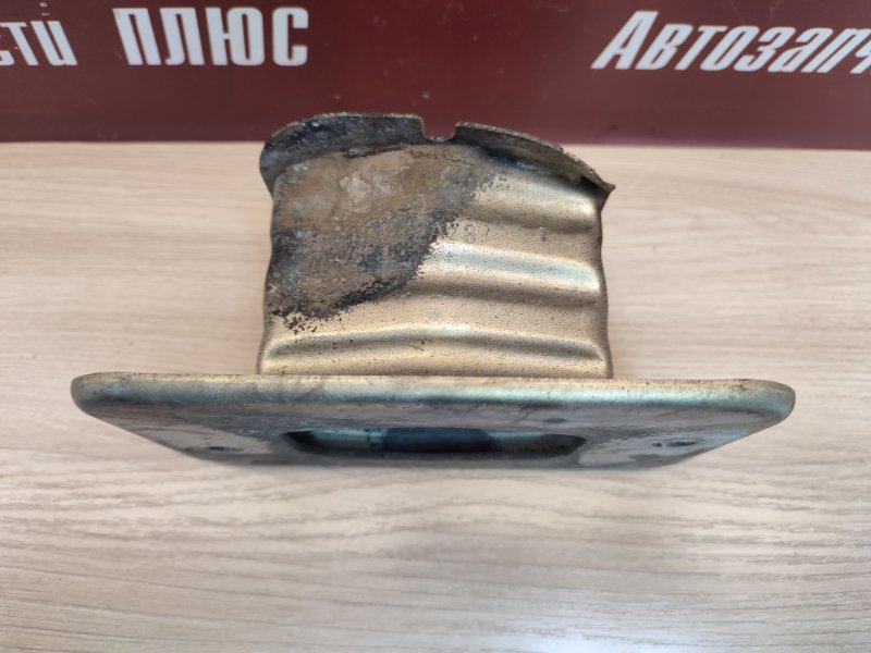 Кронштейн усилителя бампера