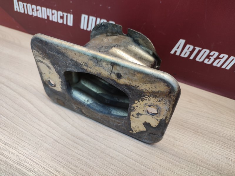 Кронштейн усилителя бампера