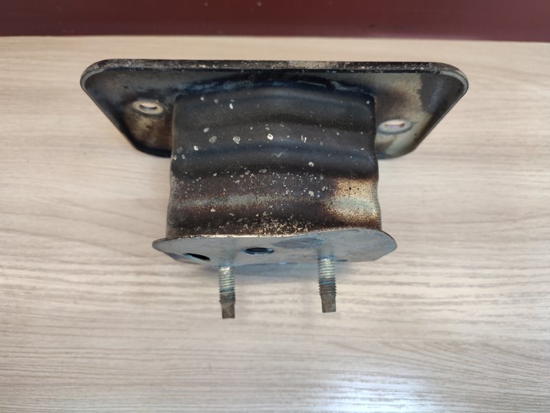 Кронштейн усилителя бампера