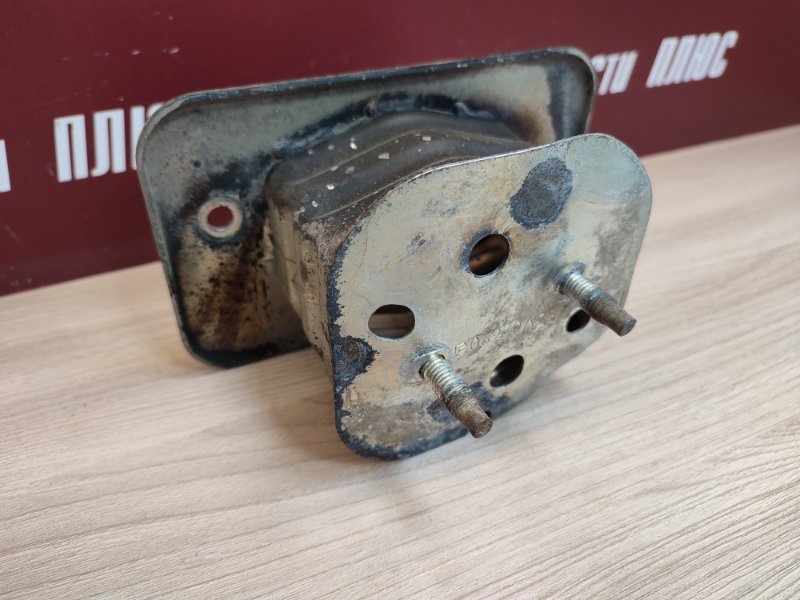 Кронштейн усилителя бампера