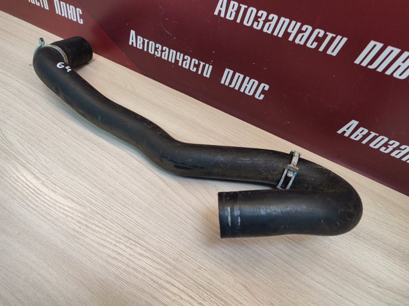 Верхний патрубок радиатора