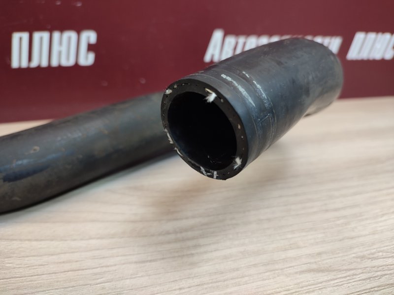 Верхний патрубок радиатора