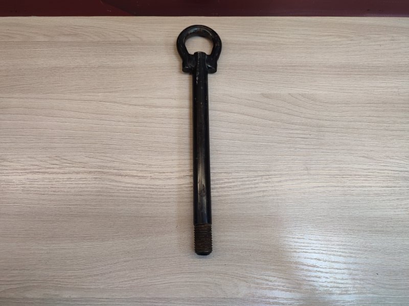 Буксировочный крюк