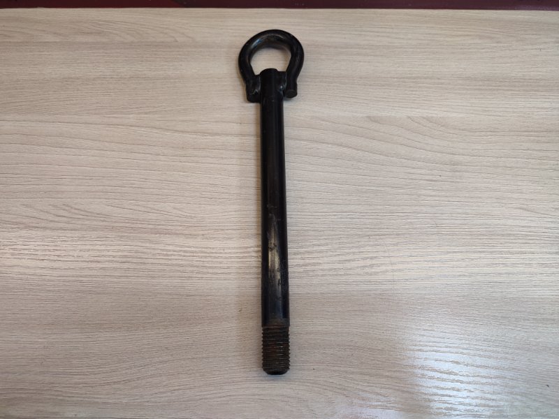 Буксировочный крюк