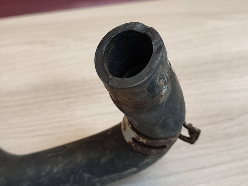 Патрубок отопителя