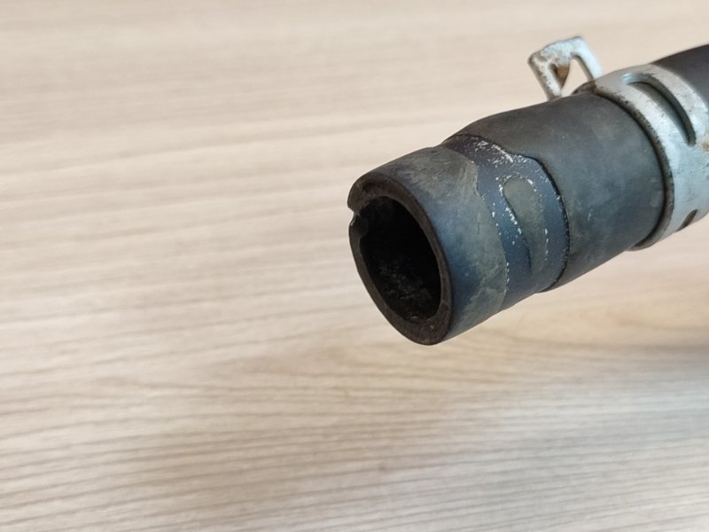 Патрубок отопителя