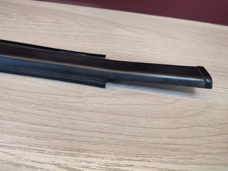 Уплотнитель стекла двери внешний