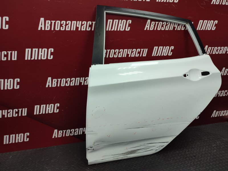 Дверь боковая