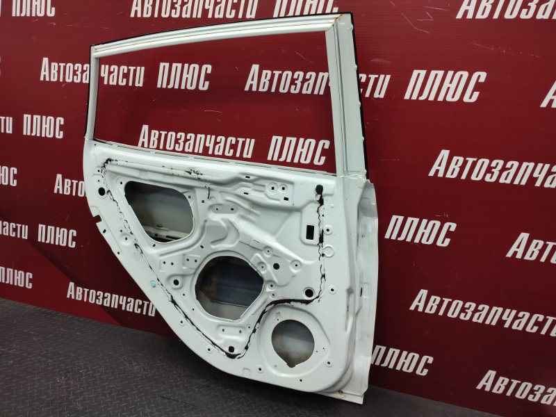 Дверь боковая