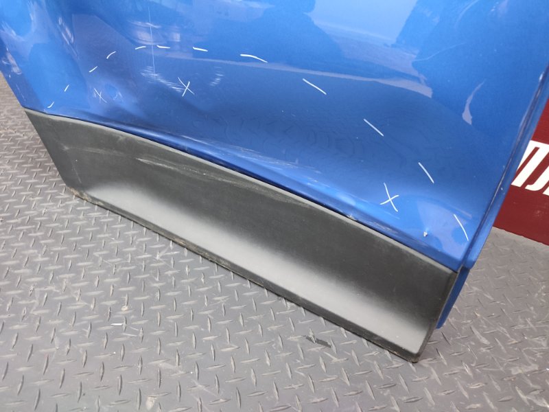 Дверь боковая