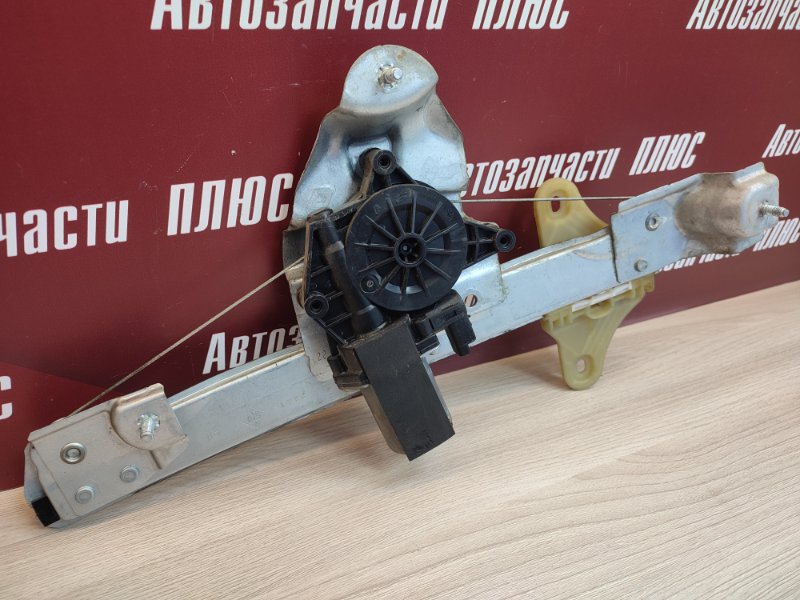 Стеклоподъемник    двери