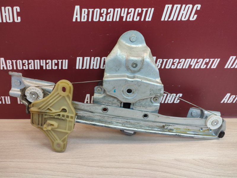 Стеклоподъемник    двери