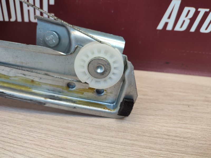 Стеклоподъемник    двери