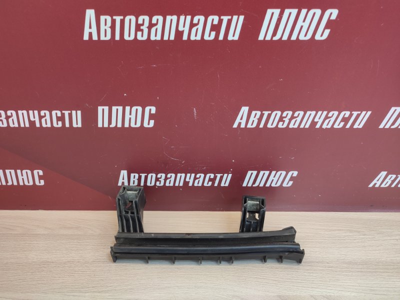 Направляющая стекла     двери