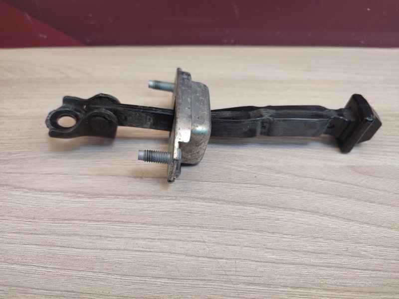 Ограничитель двери