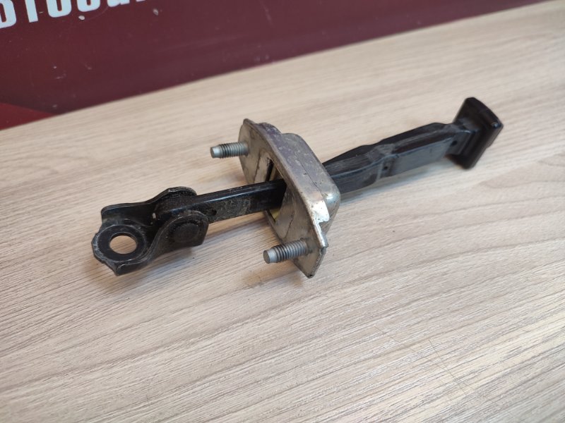 Ограничитель двери