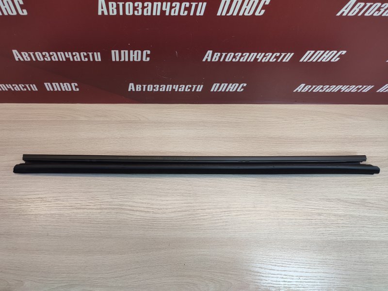 Уплотнитель стекла двери внутренний