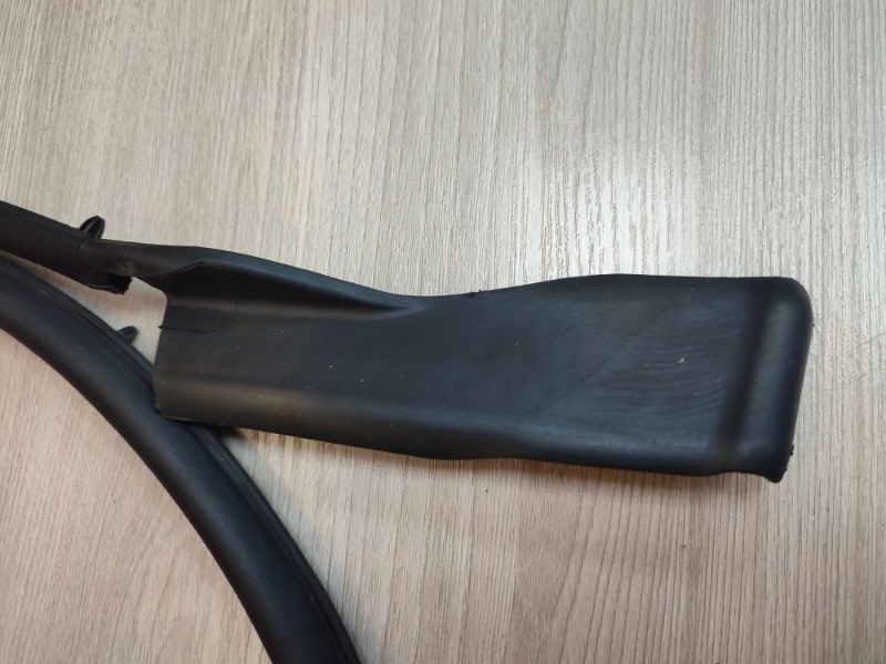 Уплотнитель двери