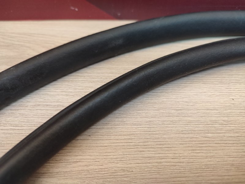 Уплотнитель двери