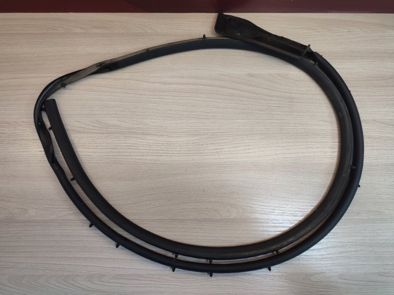 Уплотнитель двери