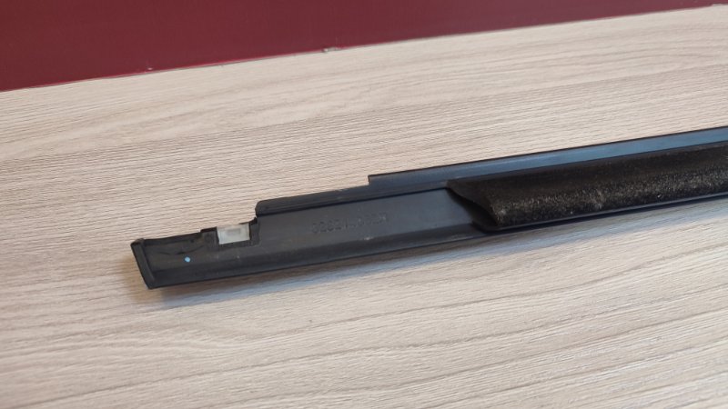 Уплотнитель стекла двери внешний