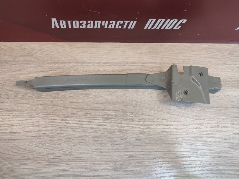 Направляющая стекла двери