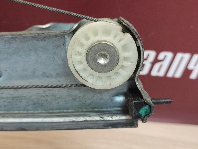 Стеклоподъемник    двери