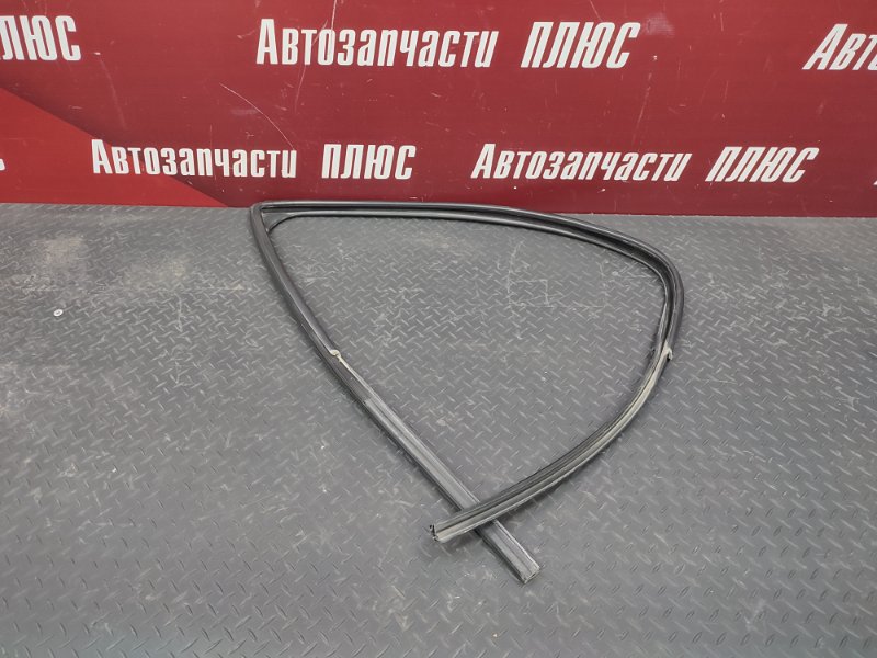 Уплотнитель стекла двери