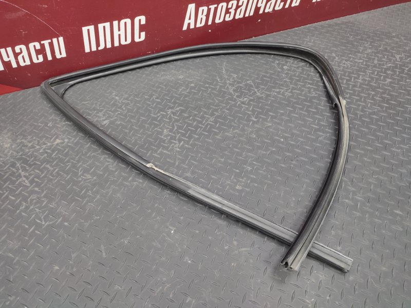 Уплотнитель стекла двери