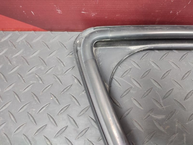 Уплотнитель стекла двери