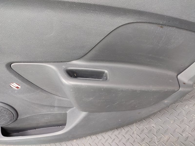 Обшивка боковой двери