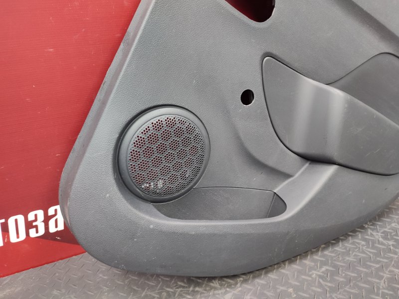 Обшивка боковой двери