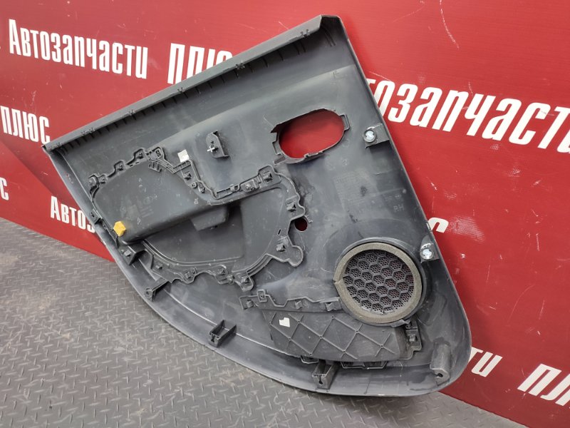 Обшивка боковой двери