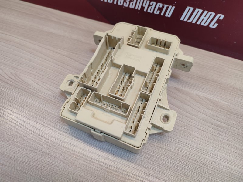 Блок предохранителей салона