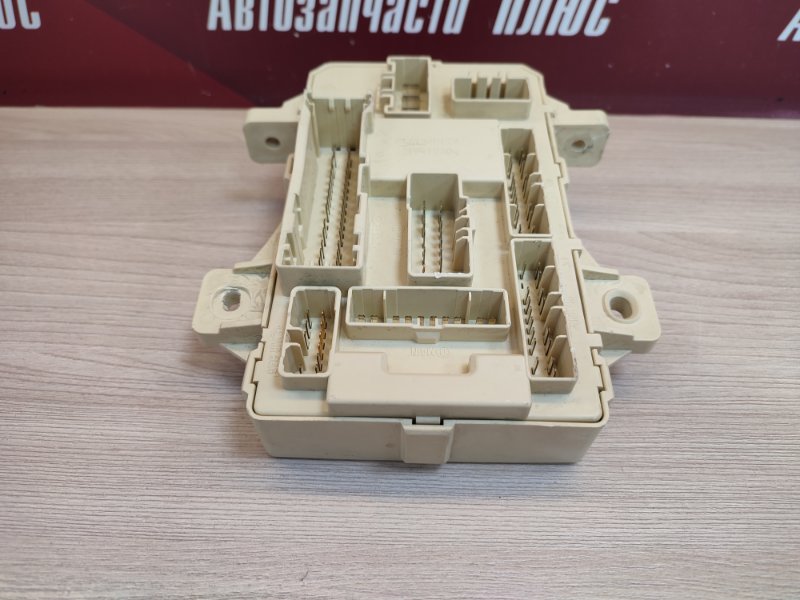 Блок предохранителей салона