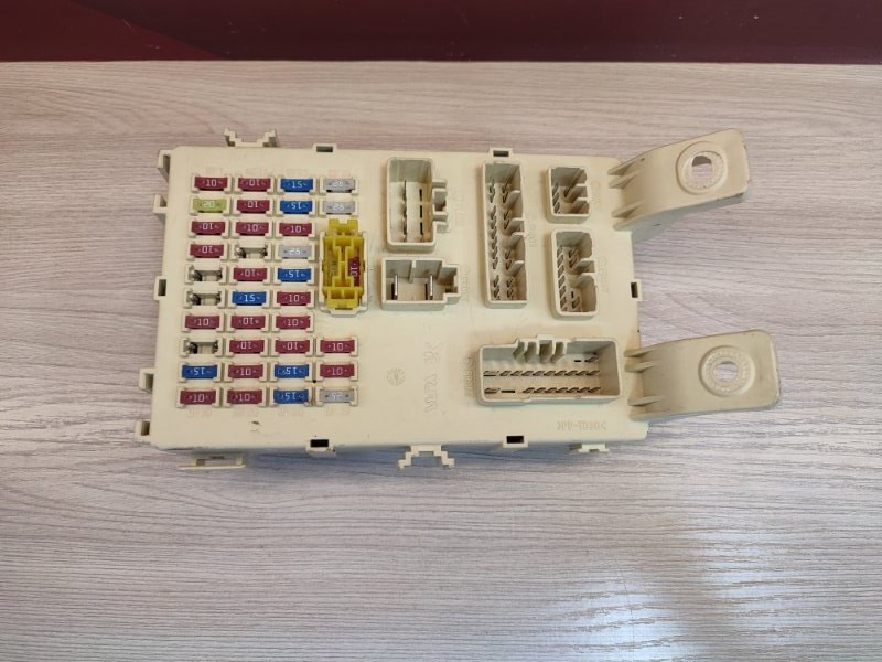 Блок предохранителей салона